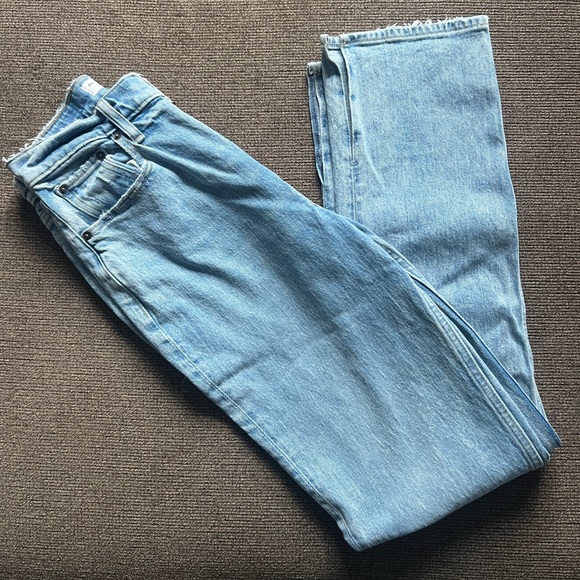 Abercrombie & Fitch Curve Love Ultra High Rise 90s Straight Jean (NWOT) - Picture 3 of 6